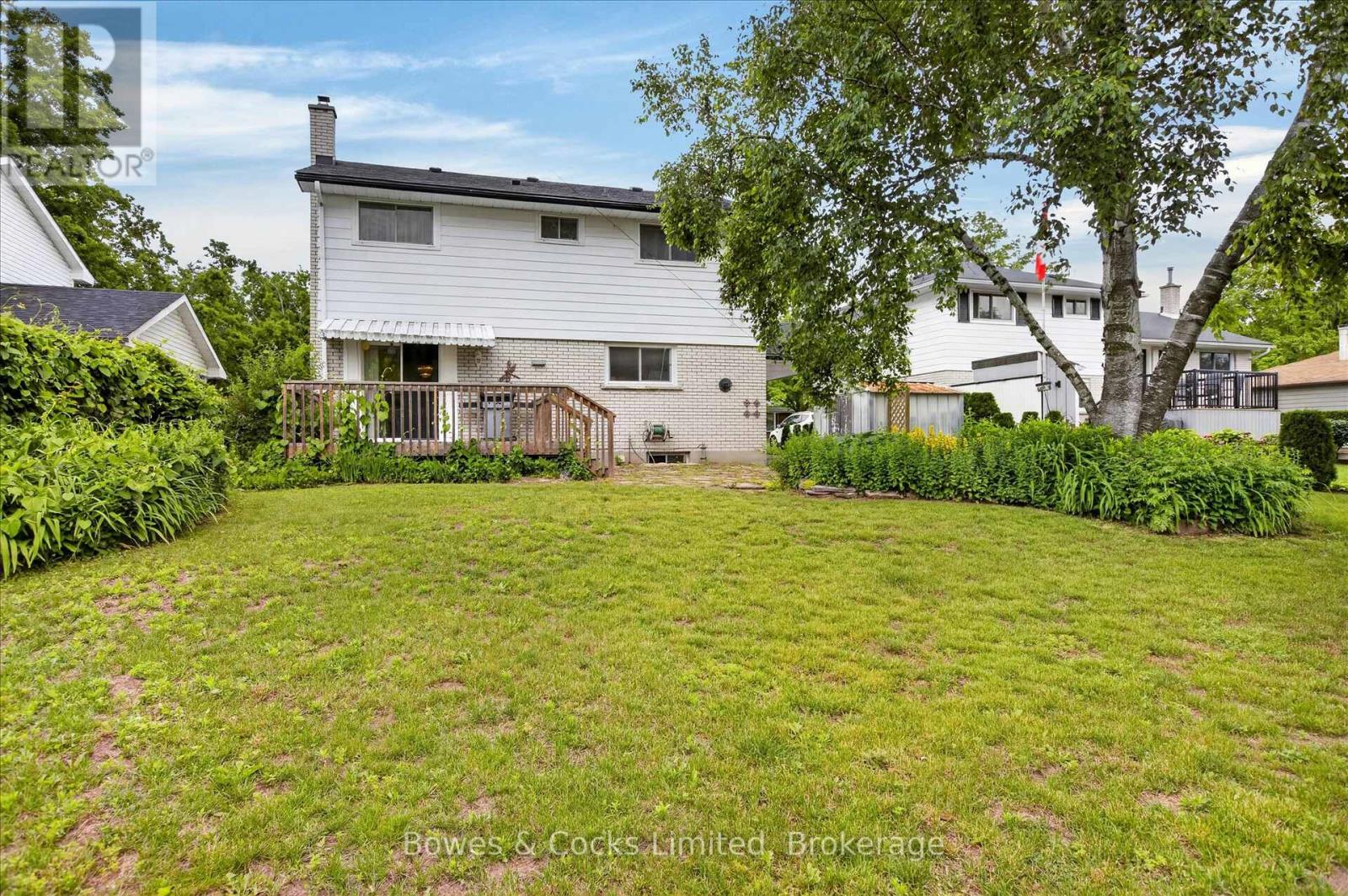 1228 BATHURST STREET - 38