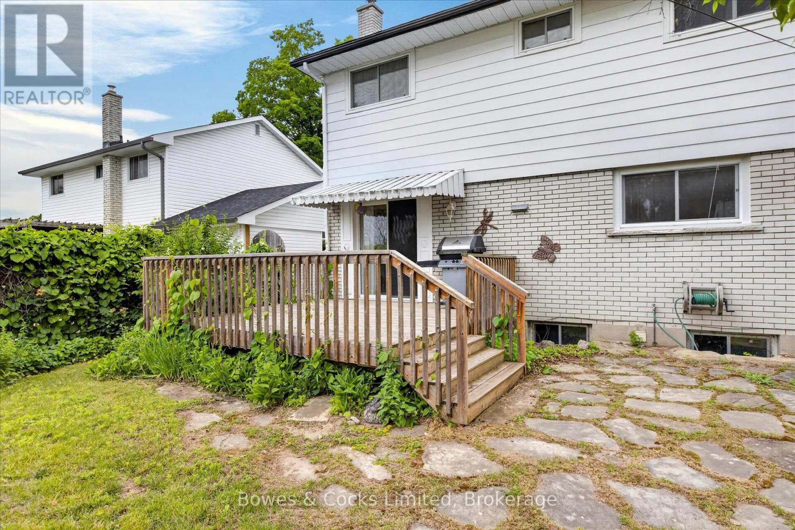 1228 BATHURST STREET - 40