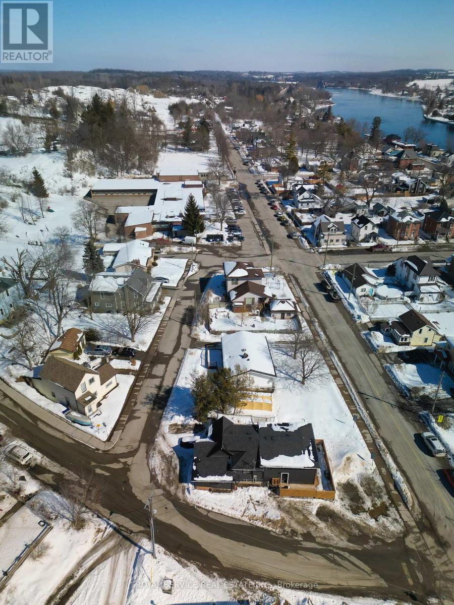 69 MAPLE STREET - 23