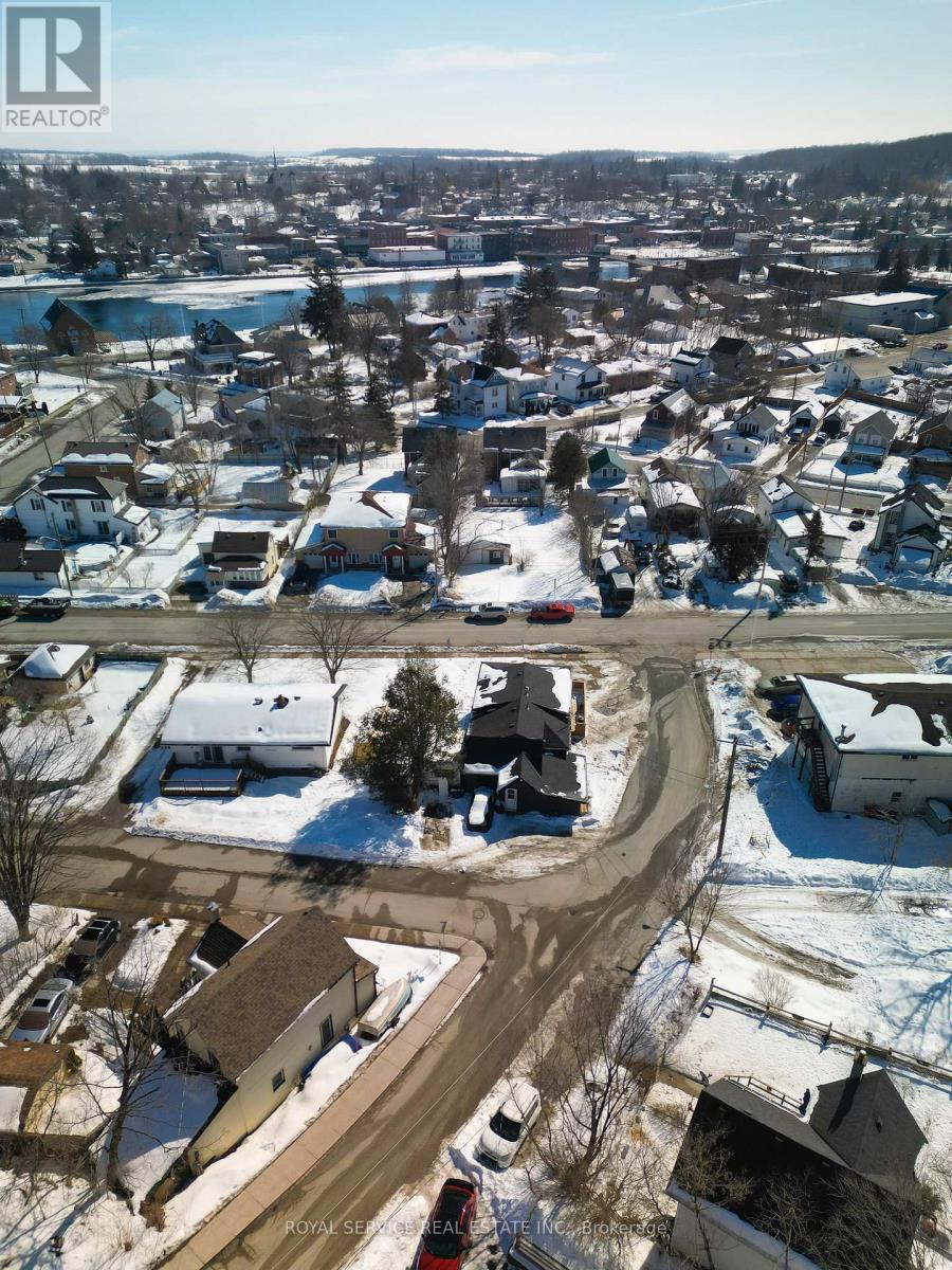 69 MAPLE STREET - 25