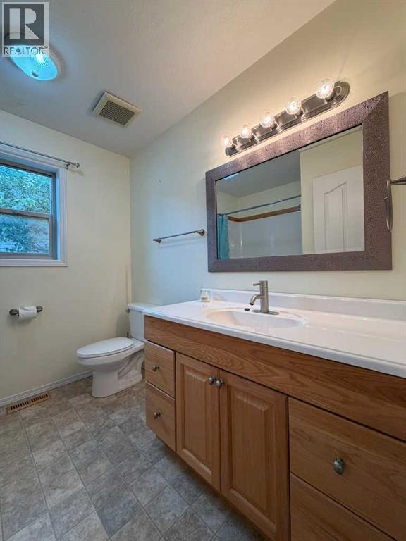 906 3 Avenue - Image 22