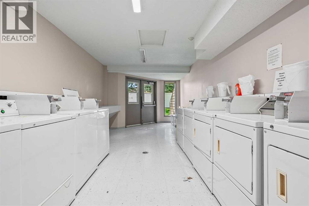 #304 855 Columbia Boulevard W - 16