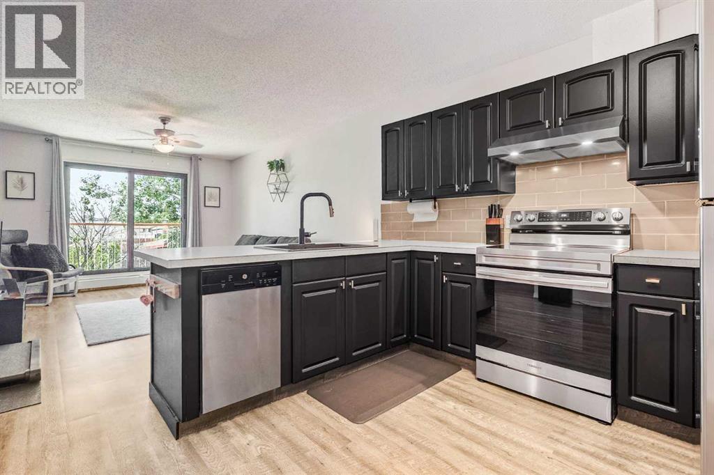 #304 855 Columbia Boulevard W - 12
