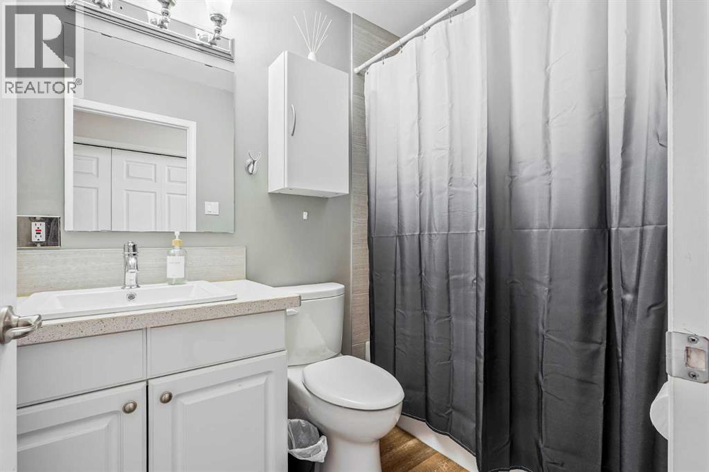 #304 855 Columbia Boulevard W - 3