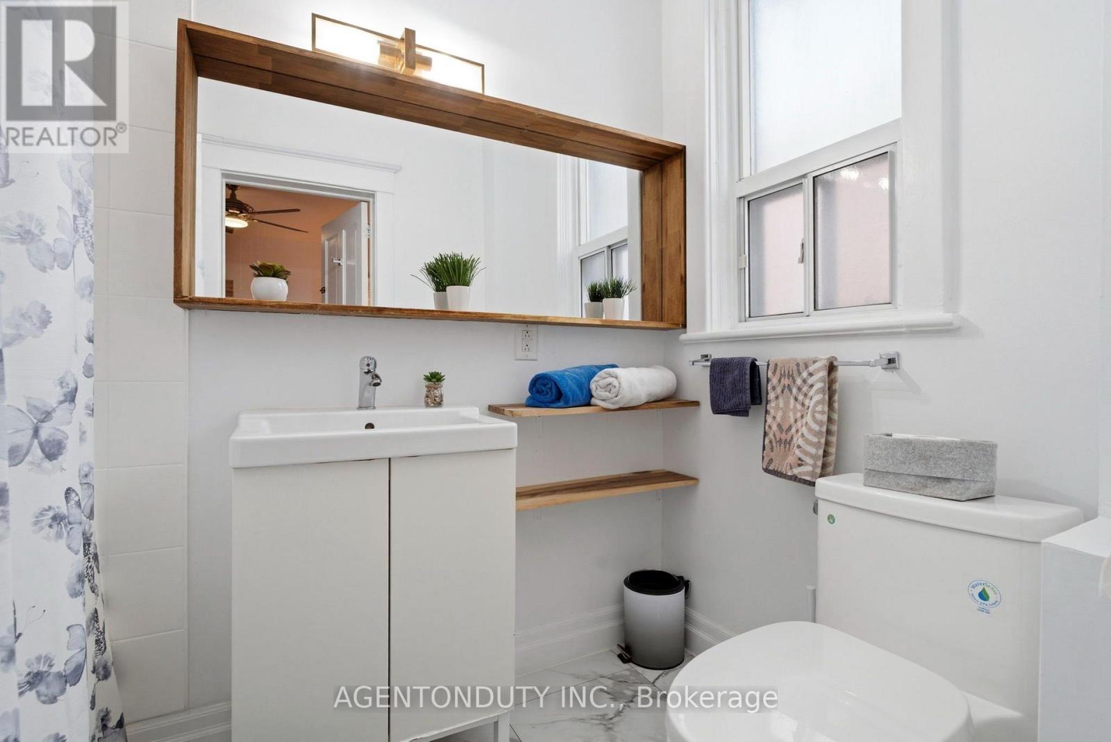 200 ST HELEN'S AVENUE - 24