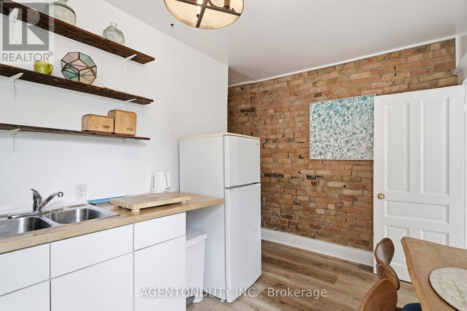 200 ST HELEN'S AVENUE - 26
