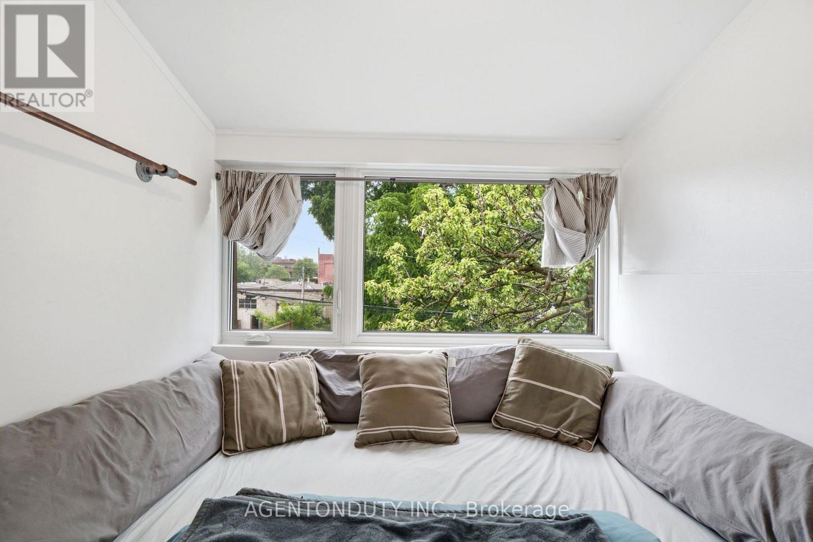 200 ST HELEN'S AVENUE - 28