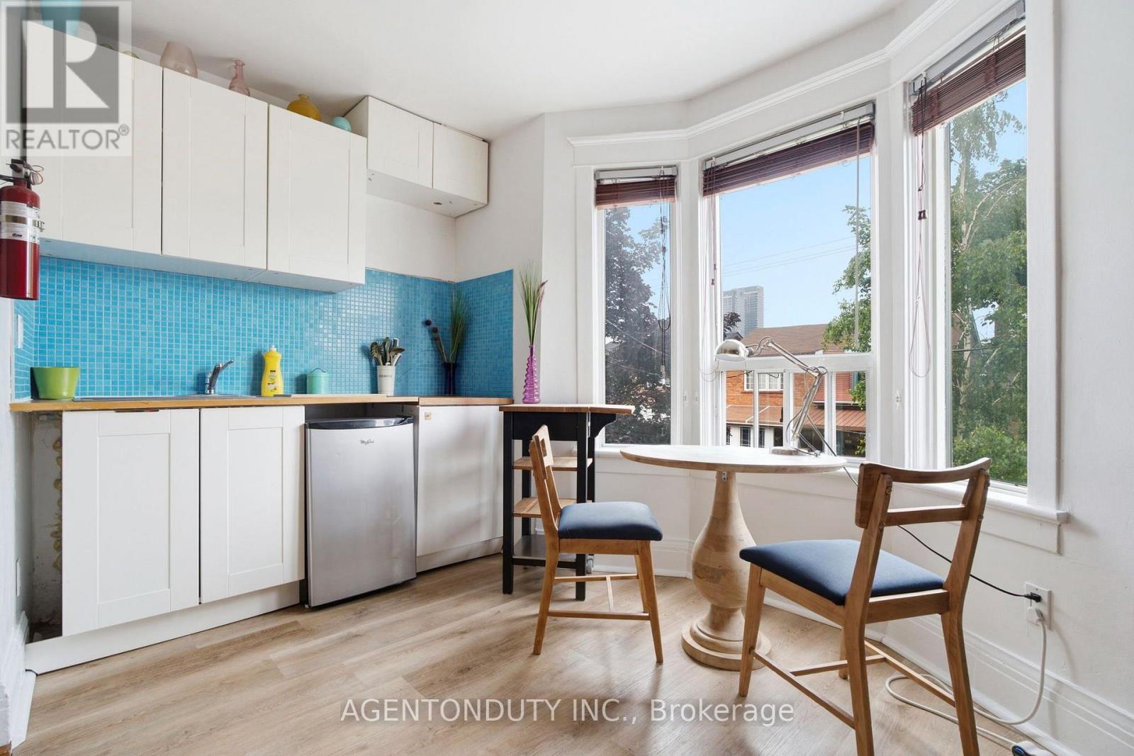 200 ST HELEN'S AVENUE - 30