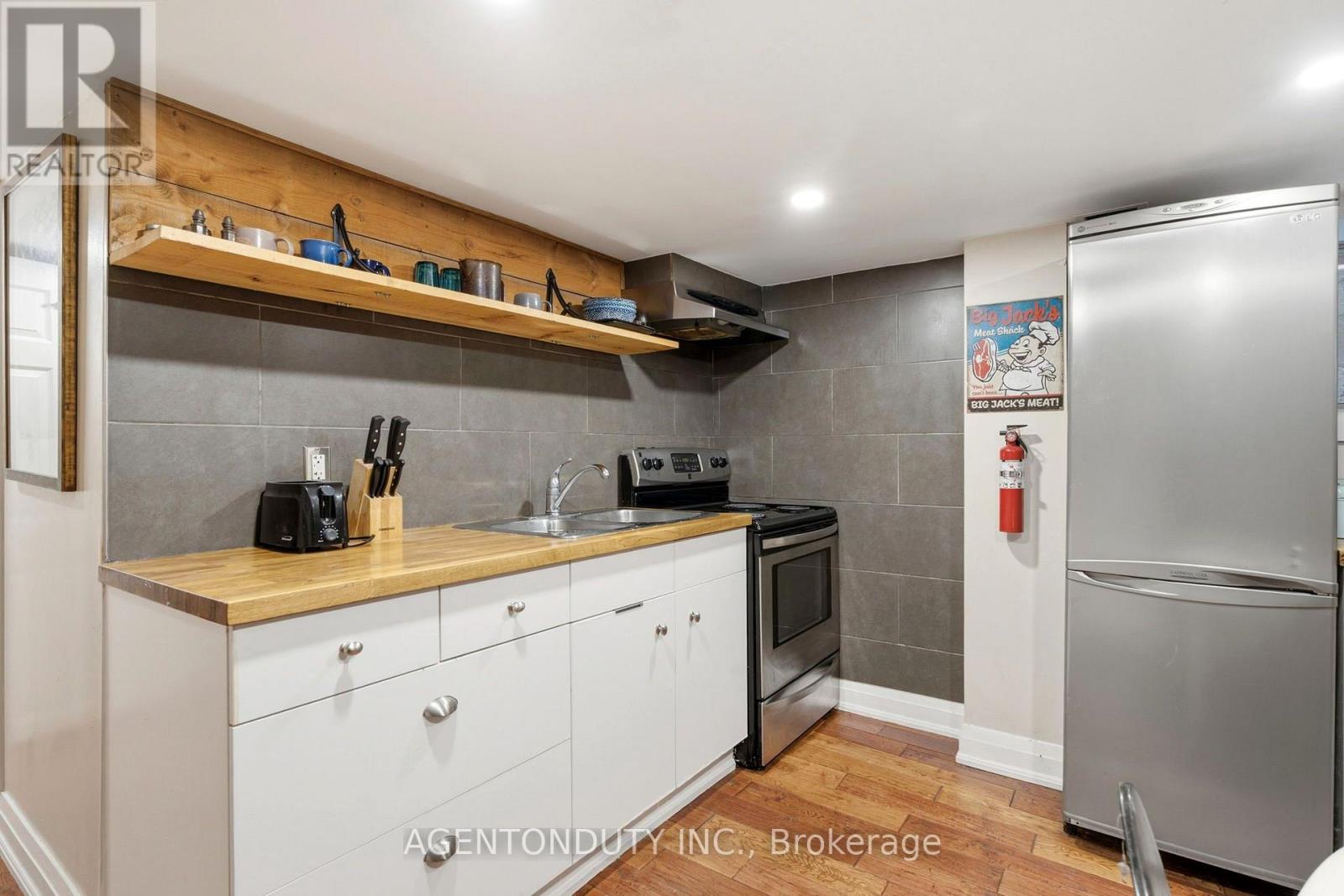 200 ST HELEN'S AVENUE - 36