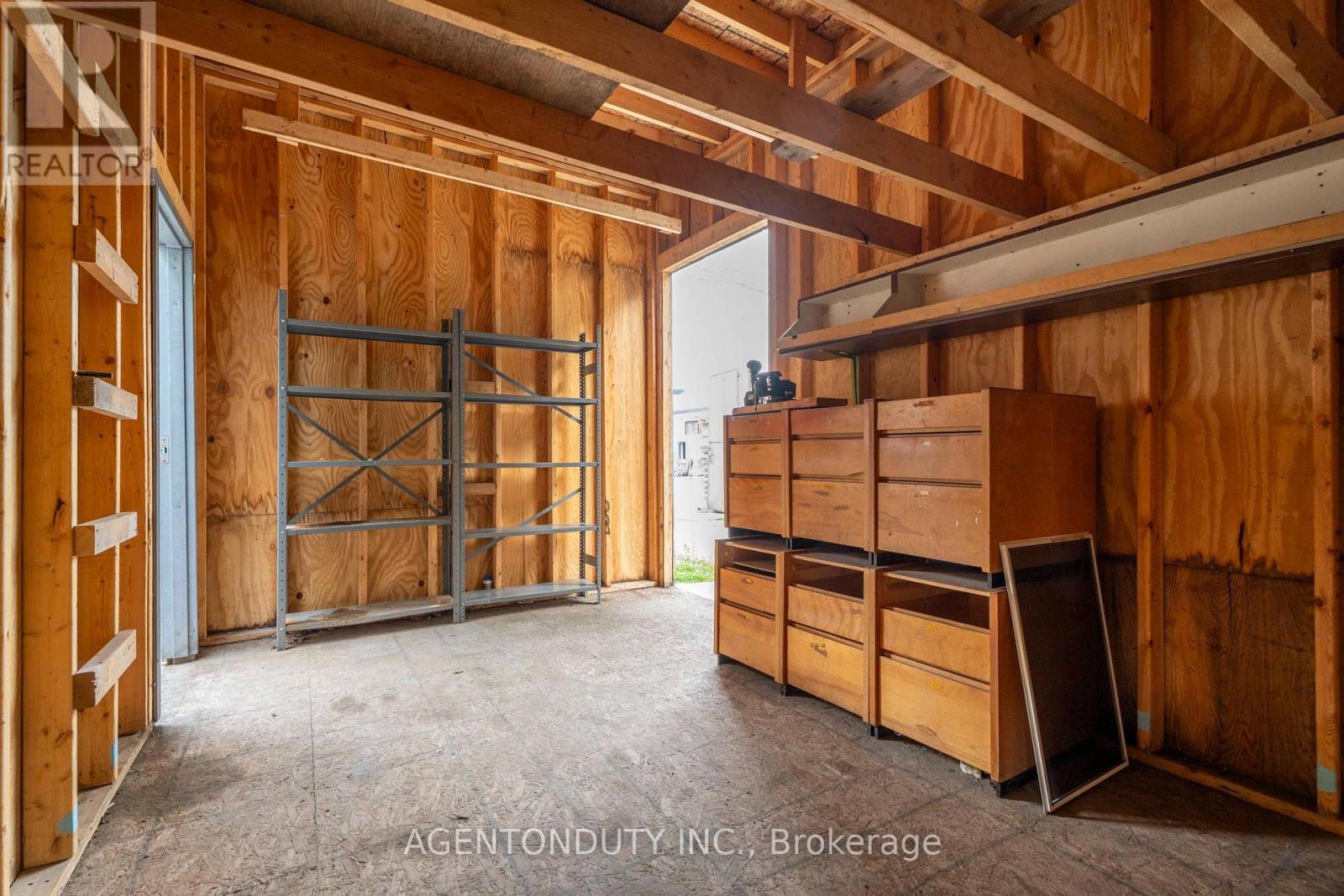 200 ST HELEN'S AVENUE - 44