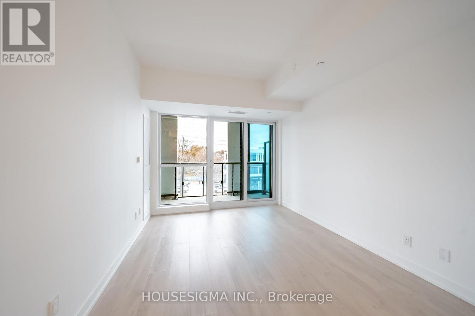 #202 181 SHEPPARD AVENUE E - 17