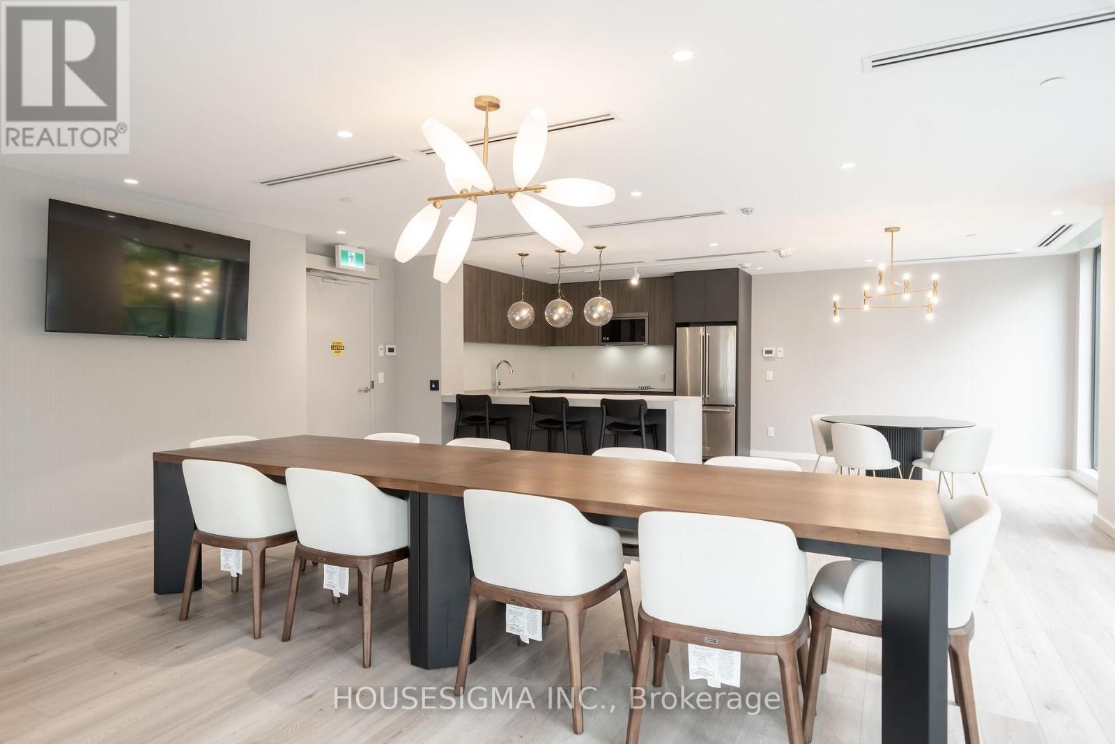 #202 181 SHEPPARD AVENUE E - 26