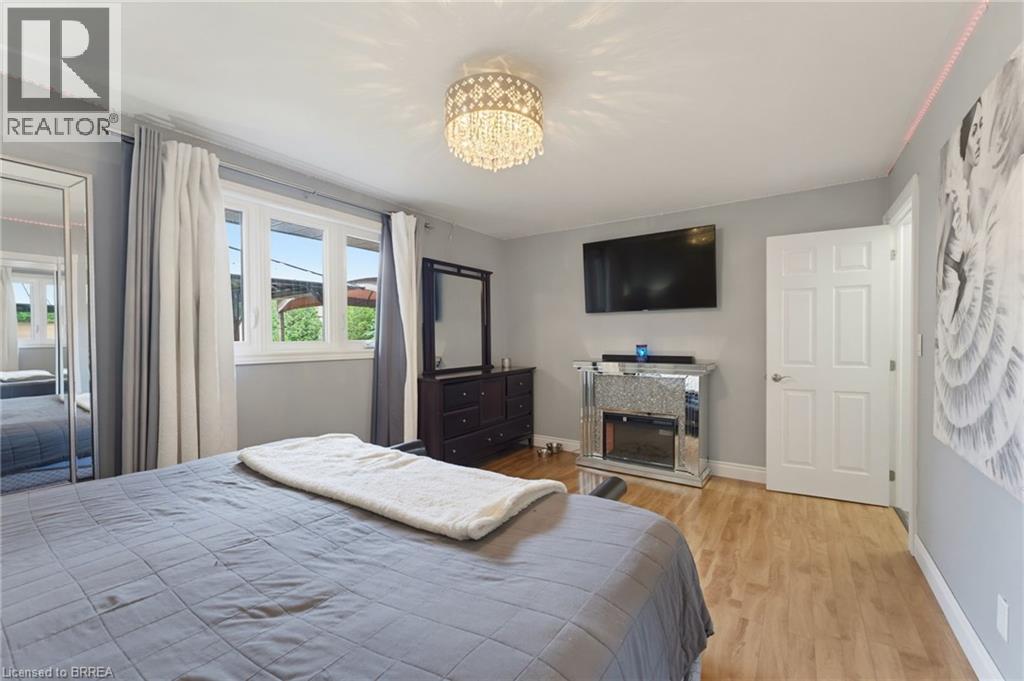 546 GLEN MORRIS Road E - 10