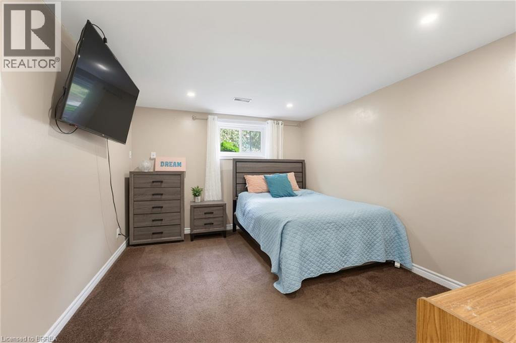 546 GLEN MORRIS Road E - 13