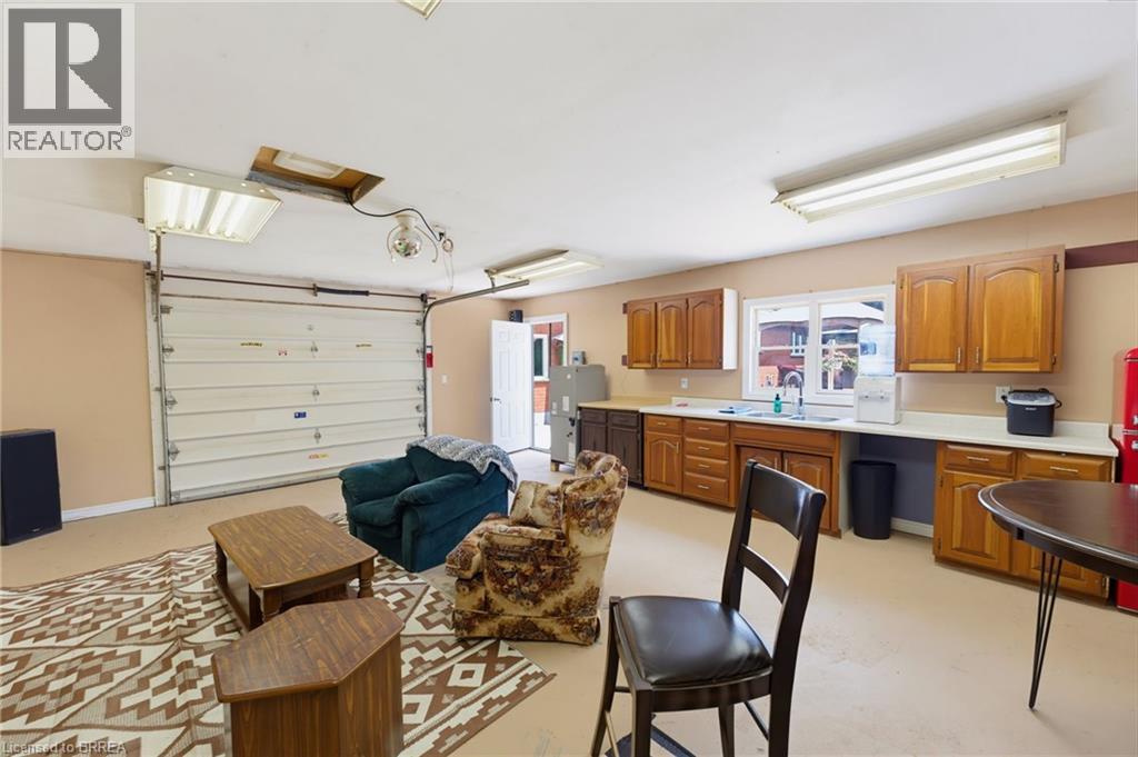 546 GLEN MORRIS Road E - 31