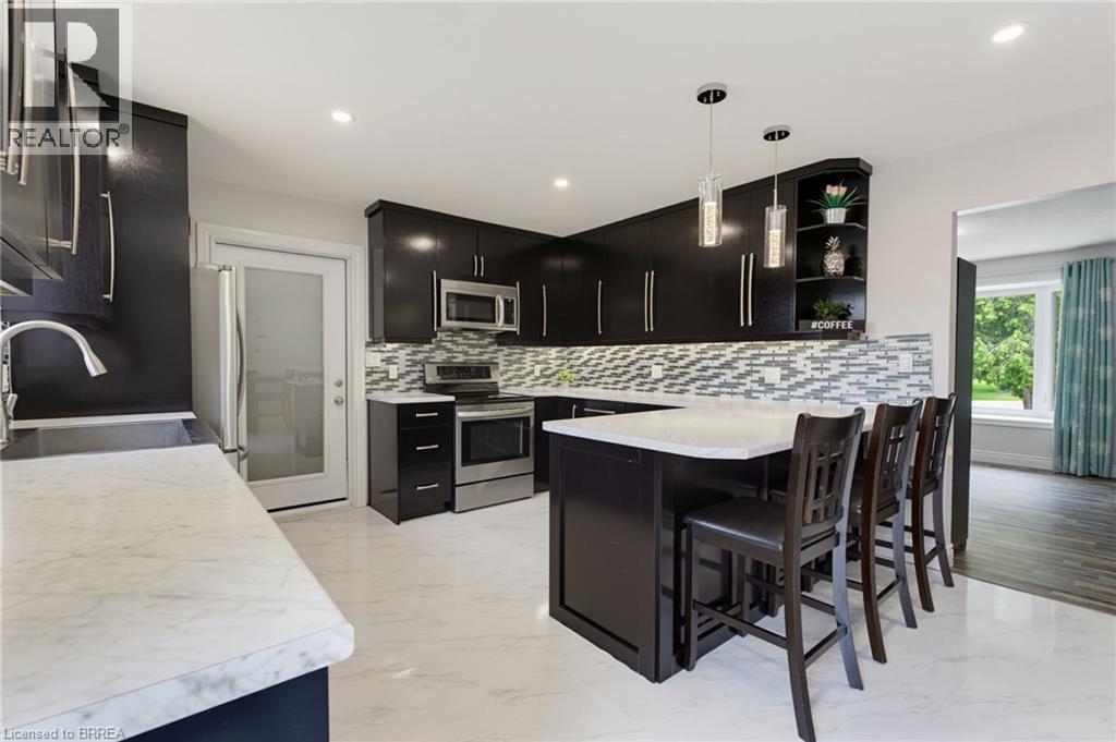 546 GLEN MORRIS Road E - 4
