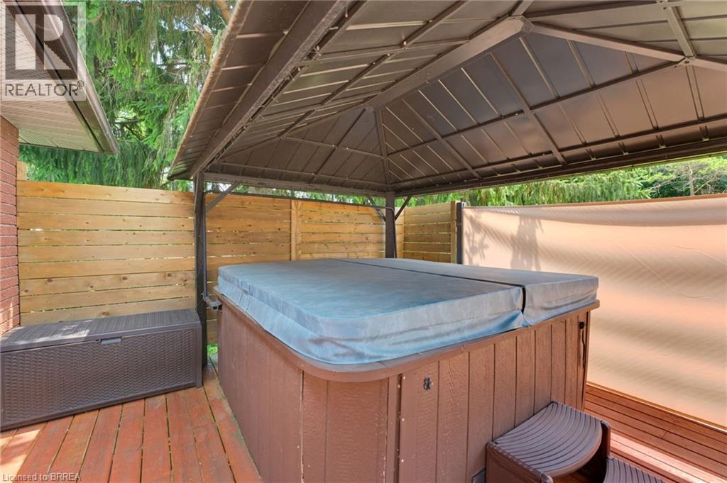 546 GLEN MORRIS Road E - 27