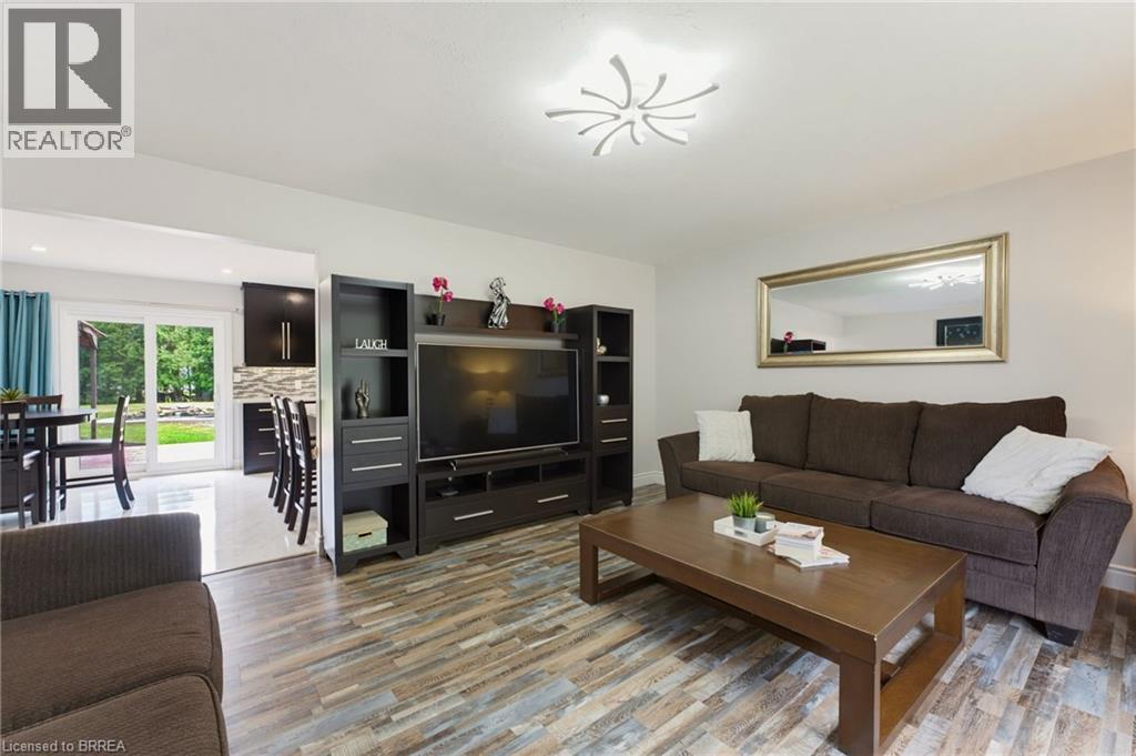 546 GLEN MORRIS Road E - 8