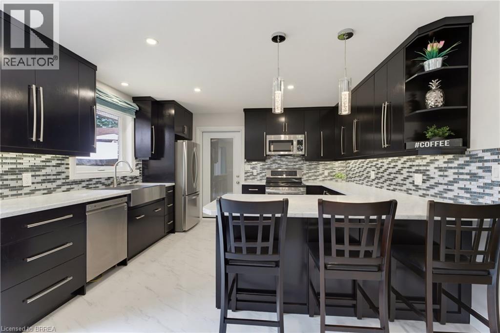 546 GLEN MORRIS Road E - 3