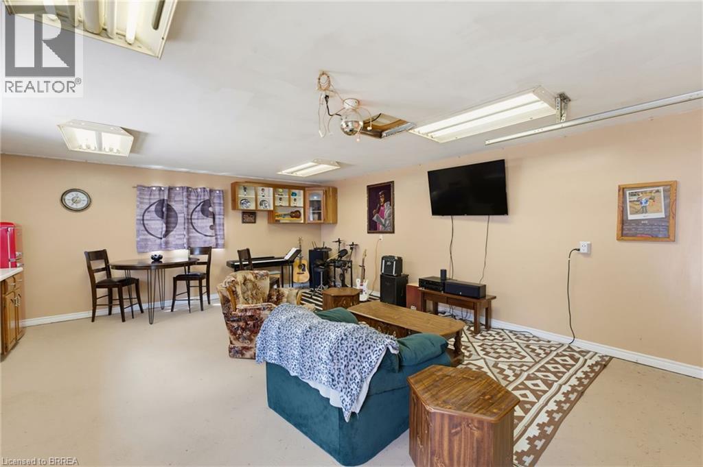 546 GLEN MORRIS Road E - 30
