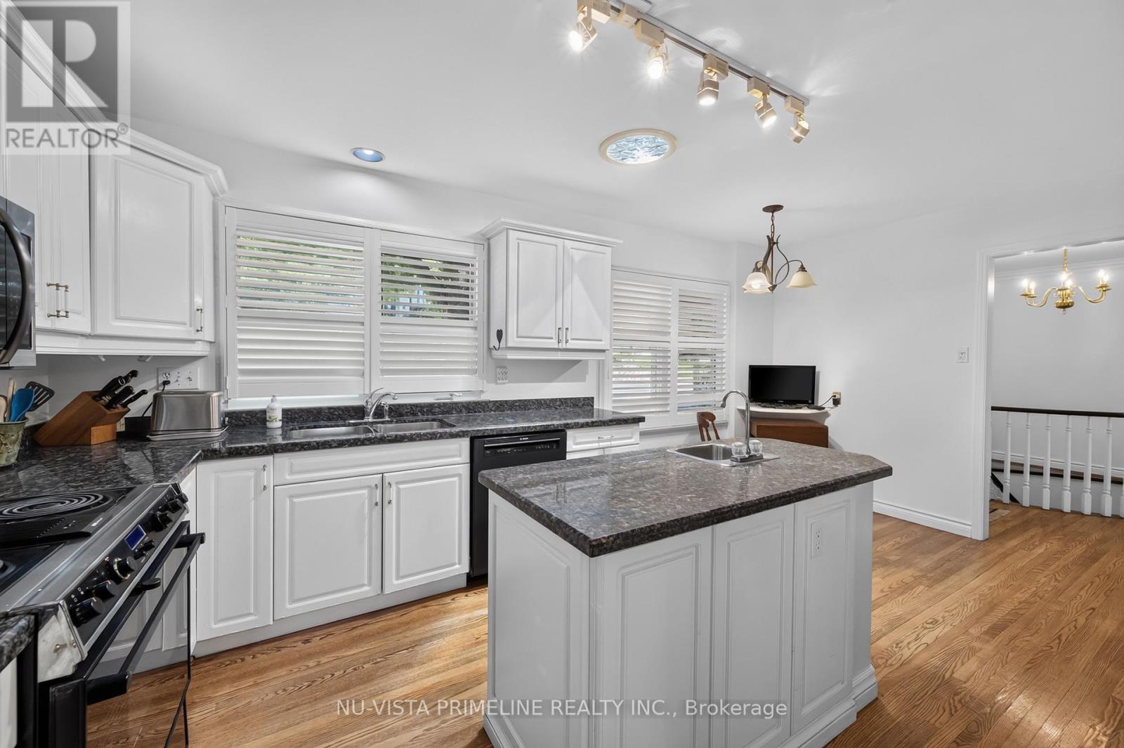 98 SHAVIAN BOULEVARD - 20