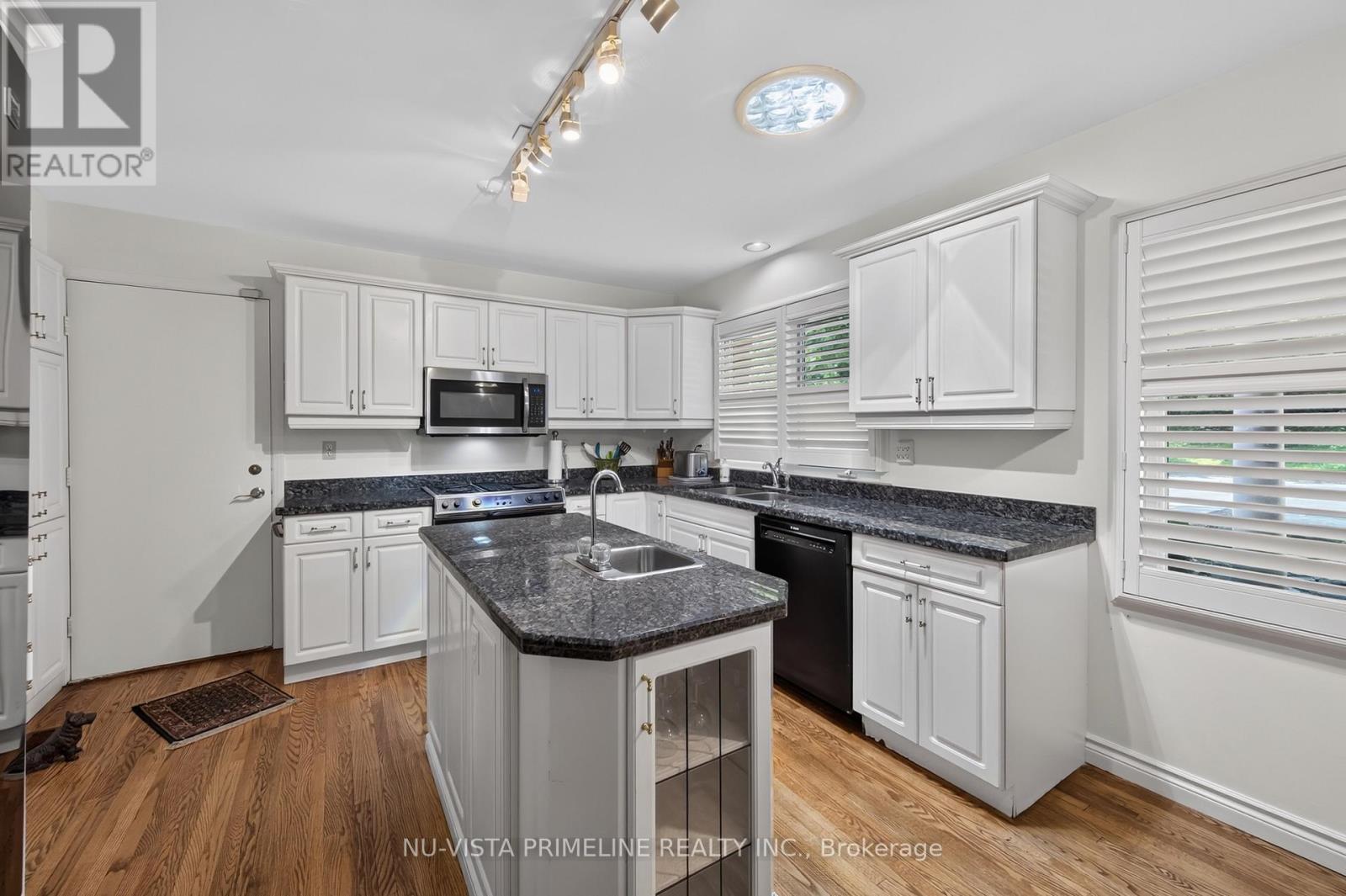 98 SHAVIAN BOULEVARD - 22