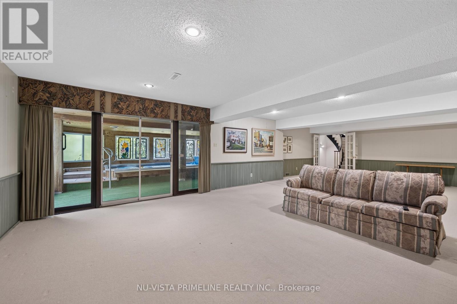 98 SHAVIAN BOULEVARD - 33