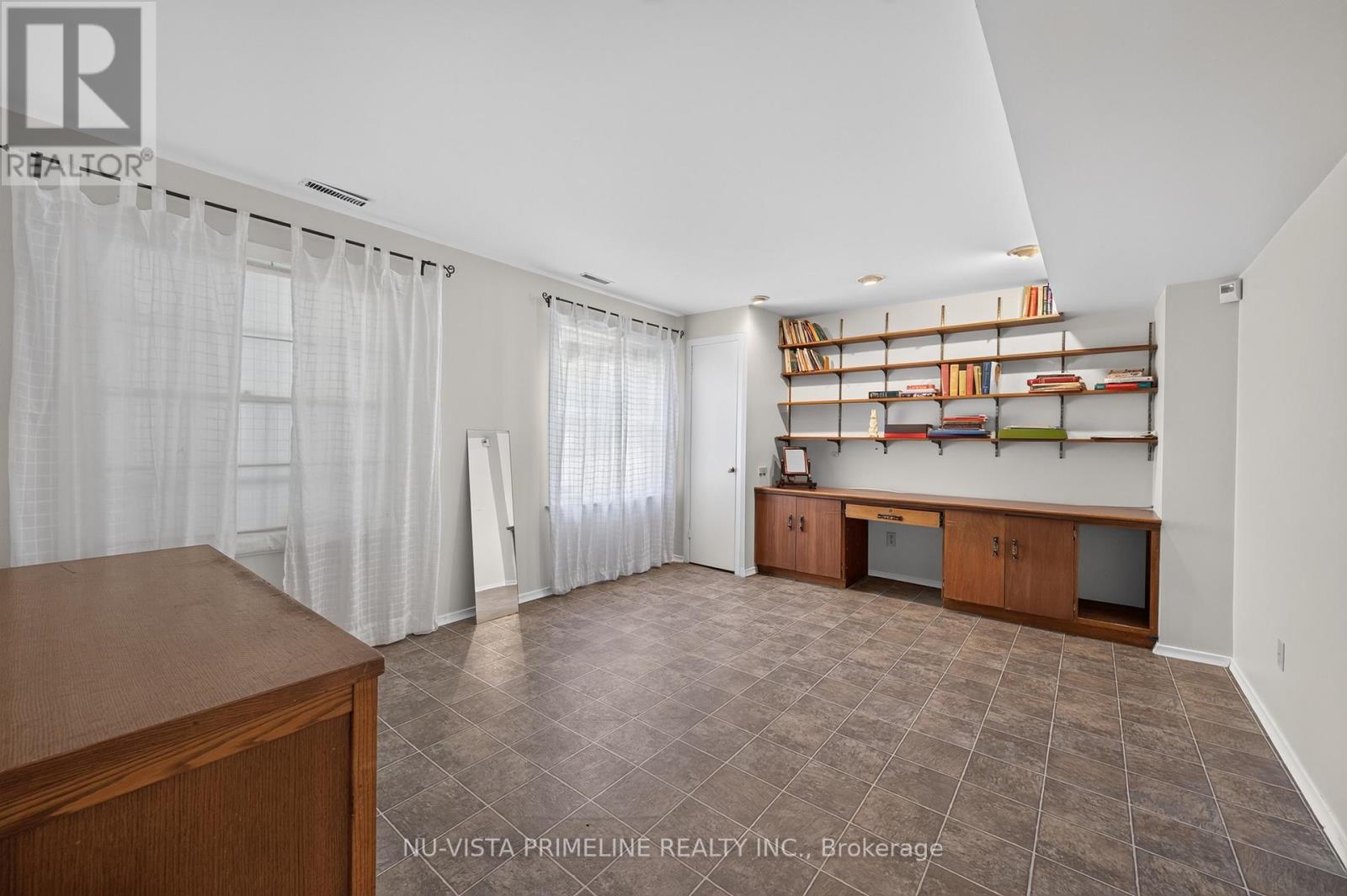 98 SHAVIAN BOULEVARD - 35