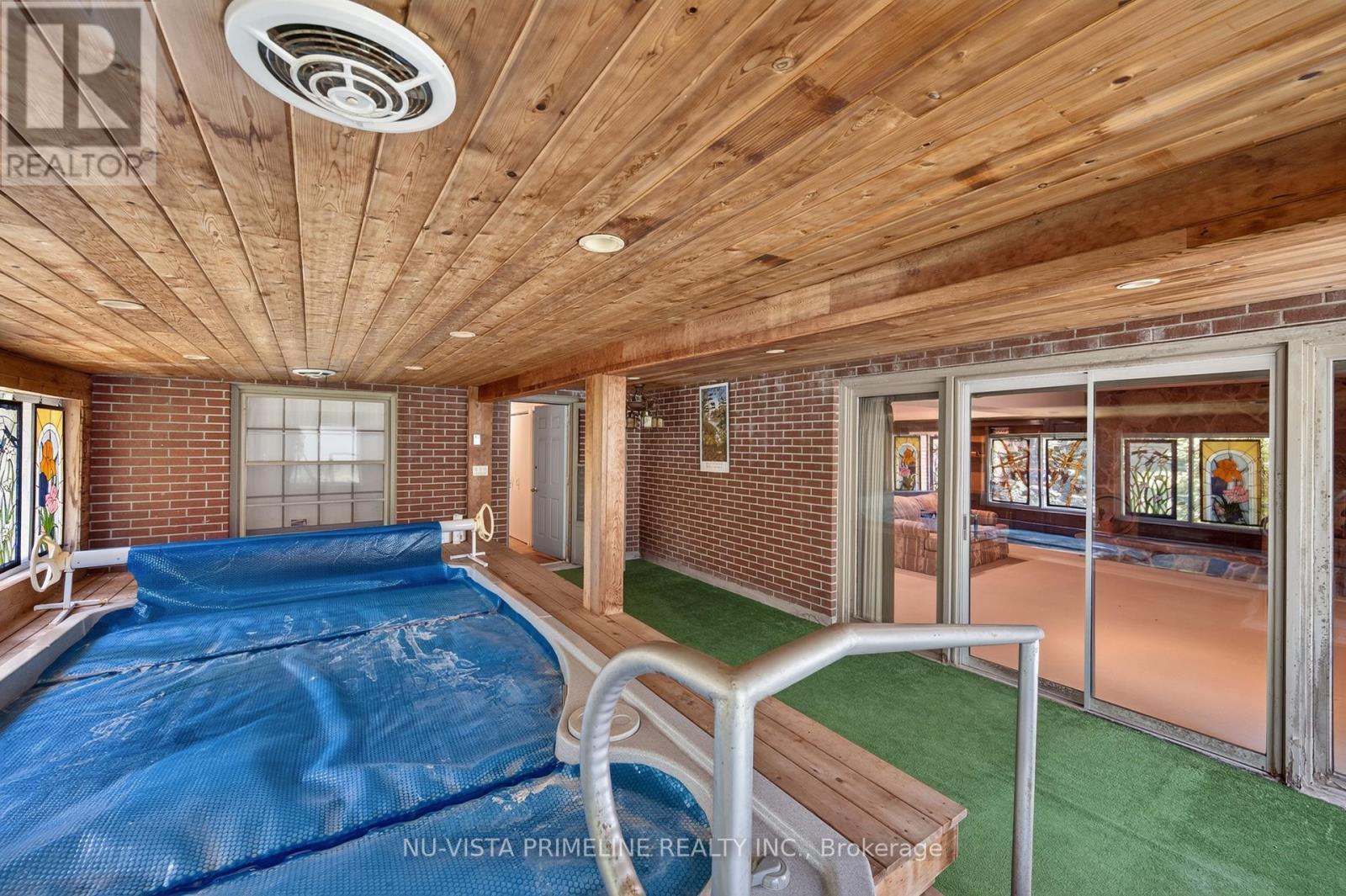 98 SHAVIAN BOULEVARD - 37