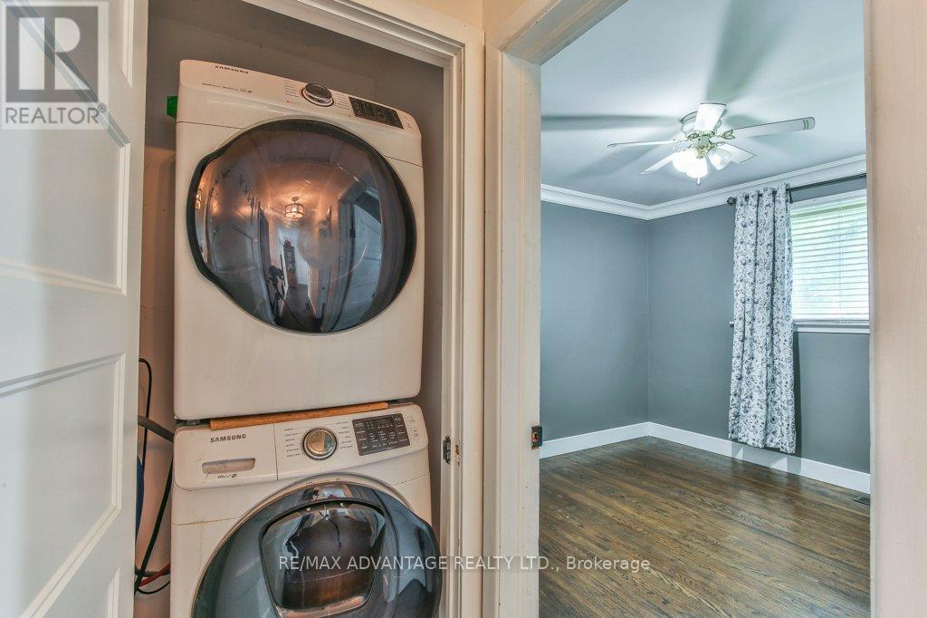 25 LAURENTIAN DRIVE S - 20