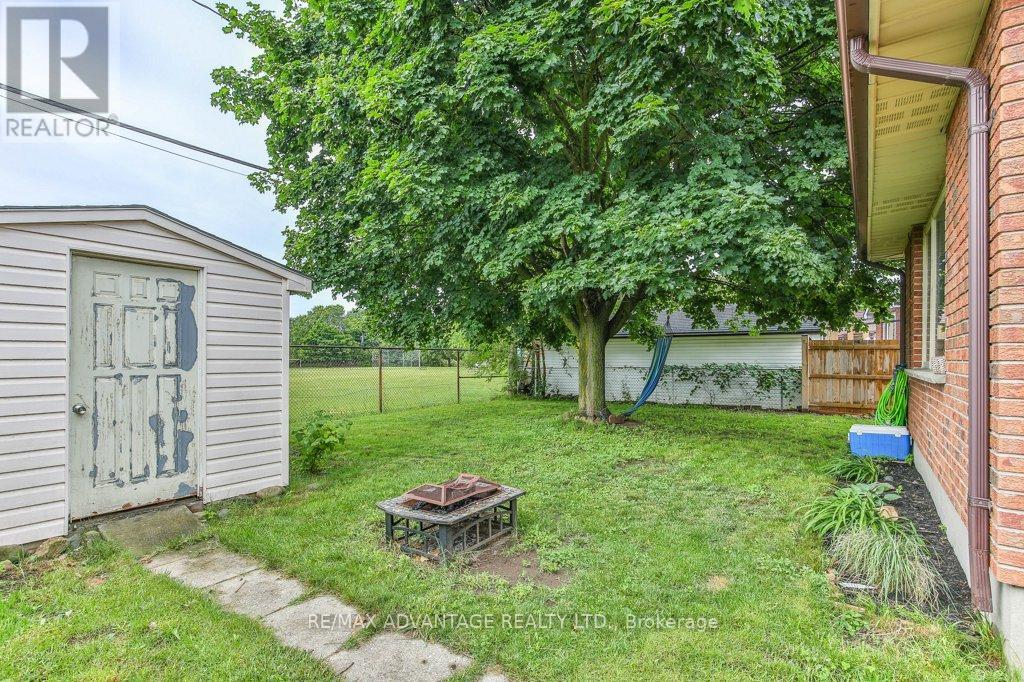 25 LAURENTIAN DRIVE S - 36