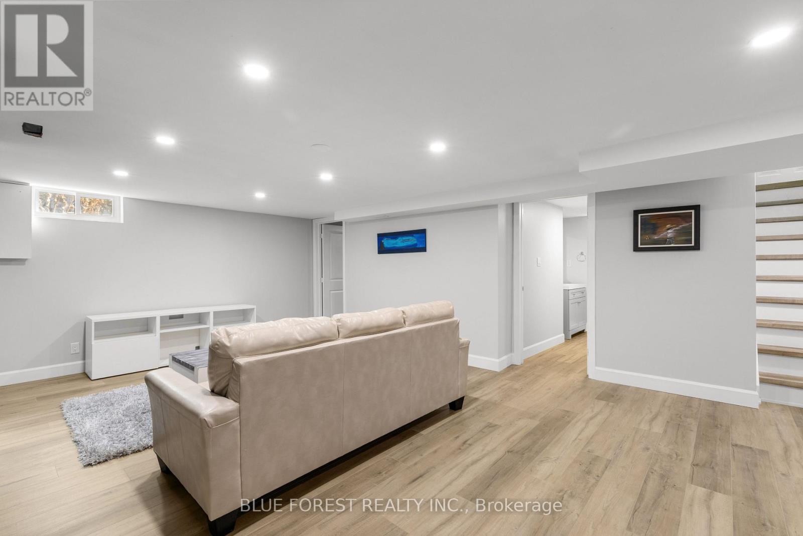 15 SOUTHLAND DRIVE - 22