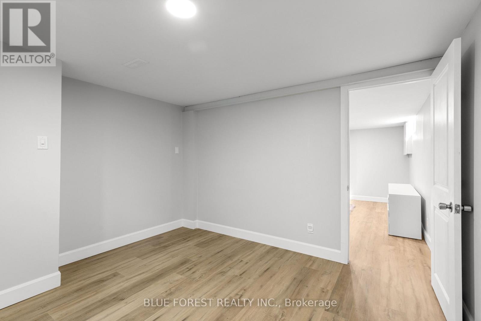 15 SOUTHLAND DRIVE - 27
