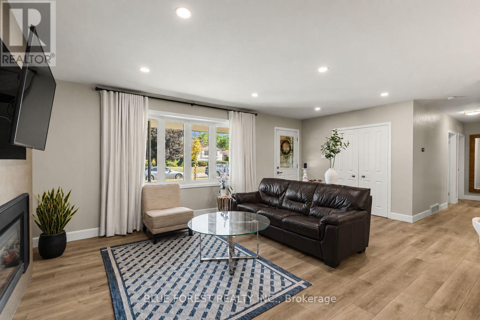 15 SOUTHLAND DRIVE - 7