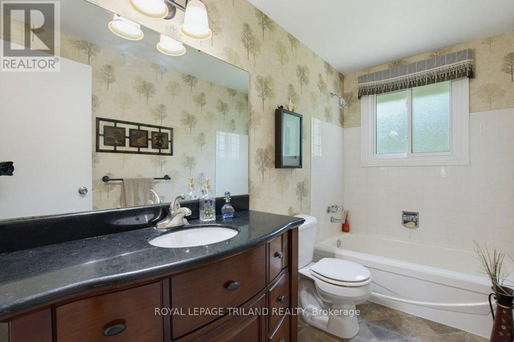 5 WARREN CRESCENT - 20