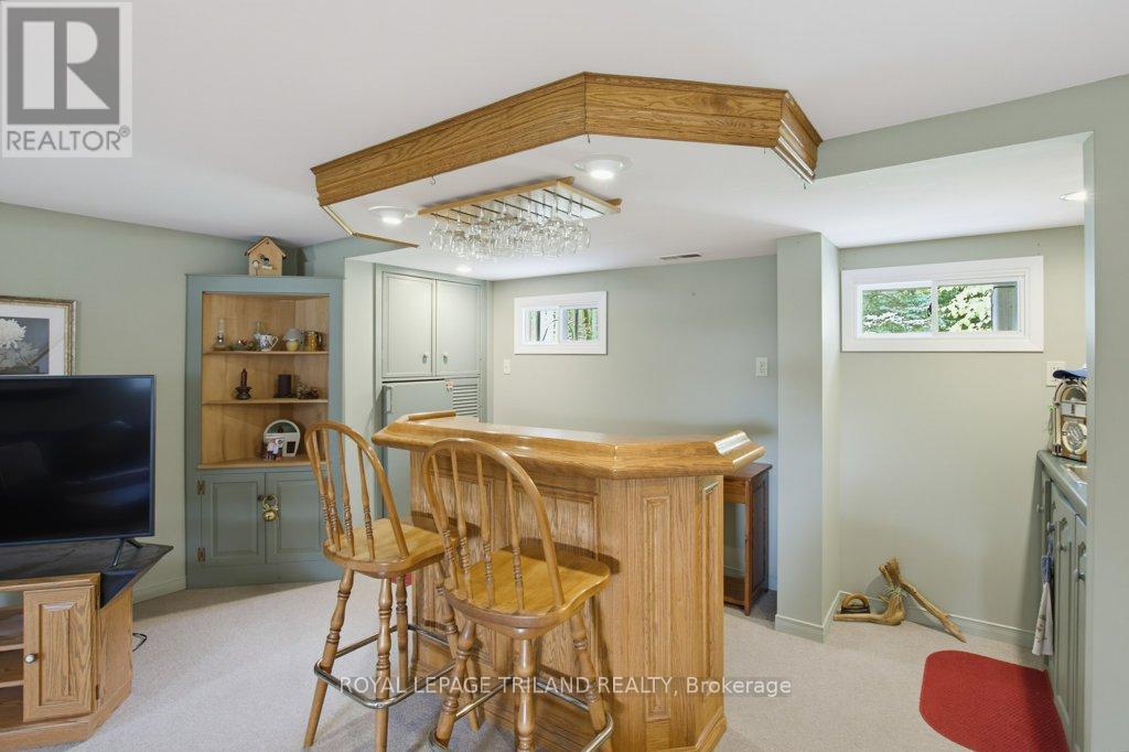 5 WARREN CRESCENT - 25