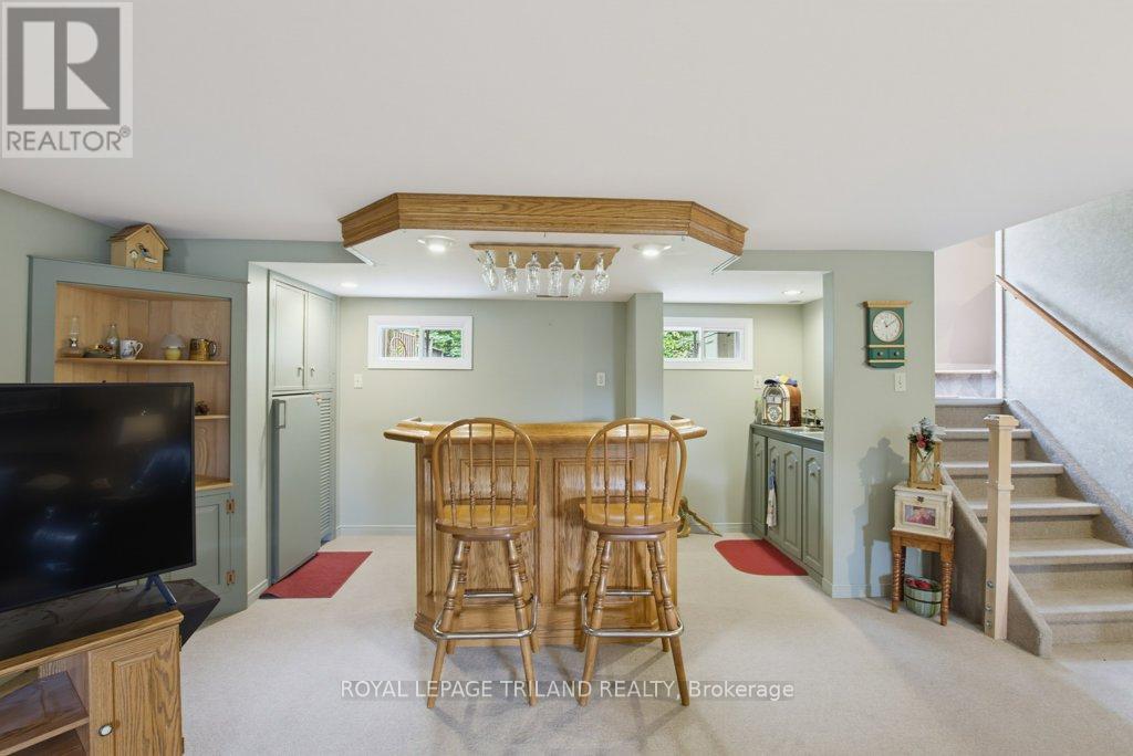 5 WARREN CRESCENT - 26