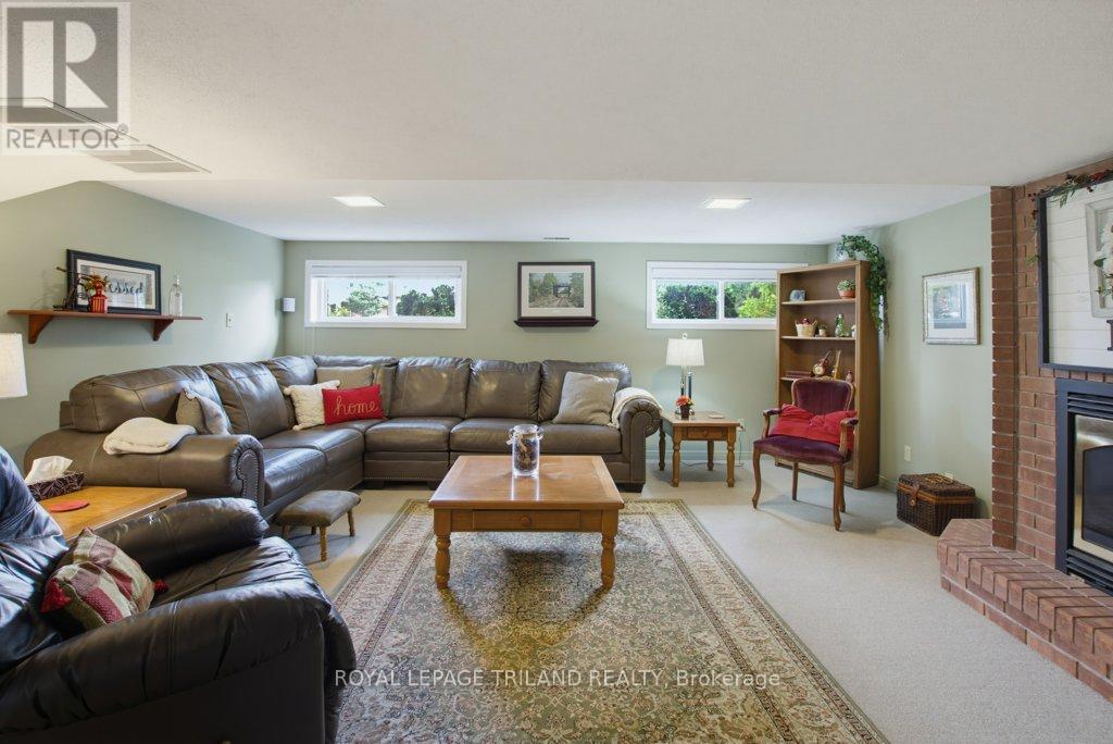 5 WARREN CRESCENT - 30