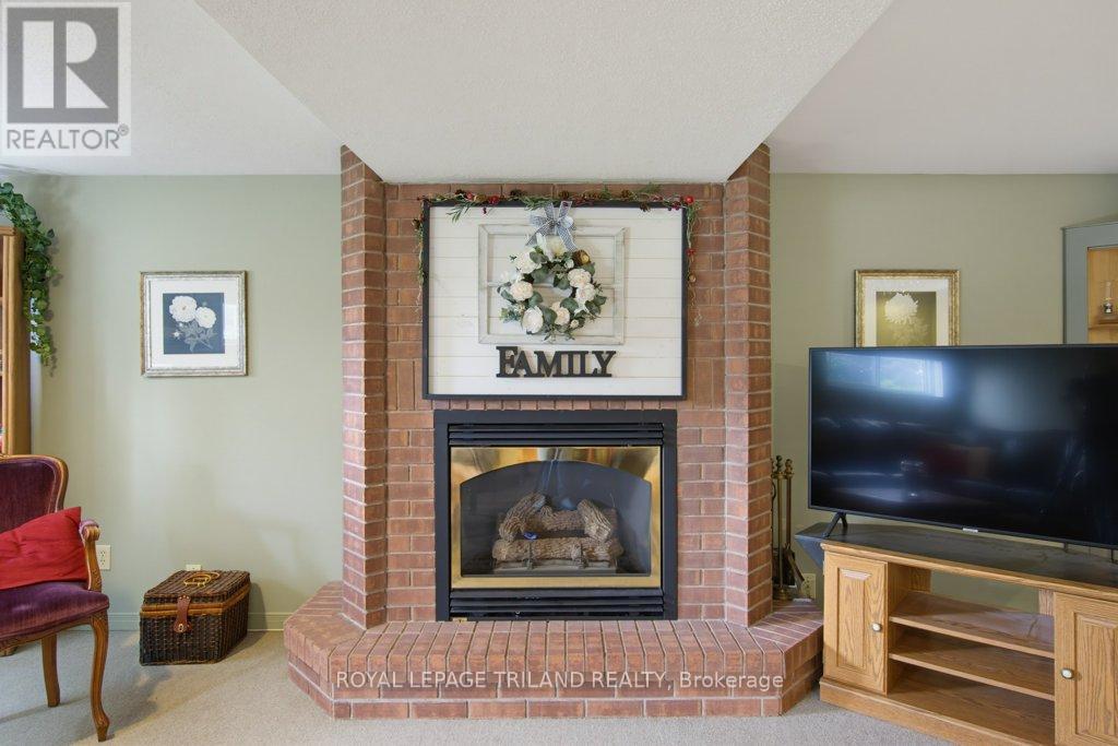 5 WARREN CRESCENT - 31
