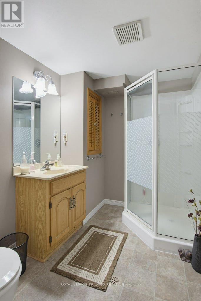 5 WARREN CRESCENT - 33