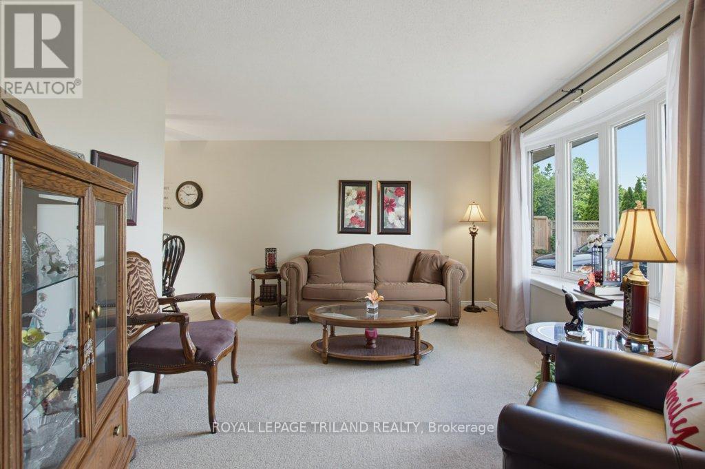5 WARREN CRESCENT - 4