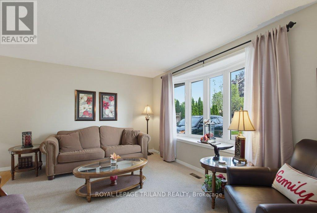 5 WARREN CRESCENT - 5