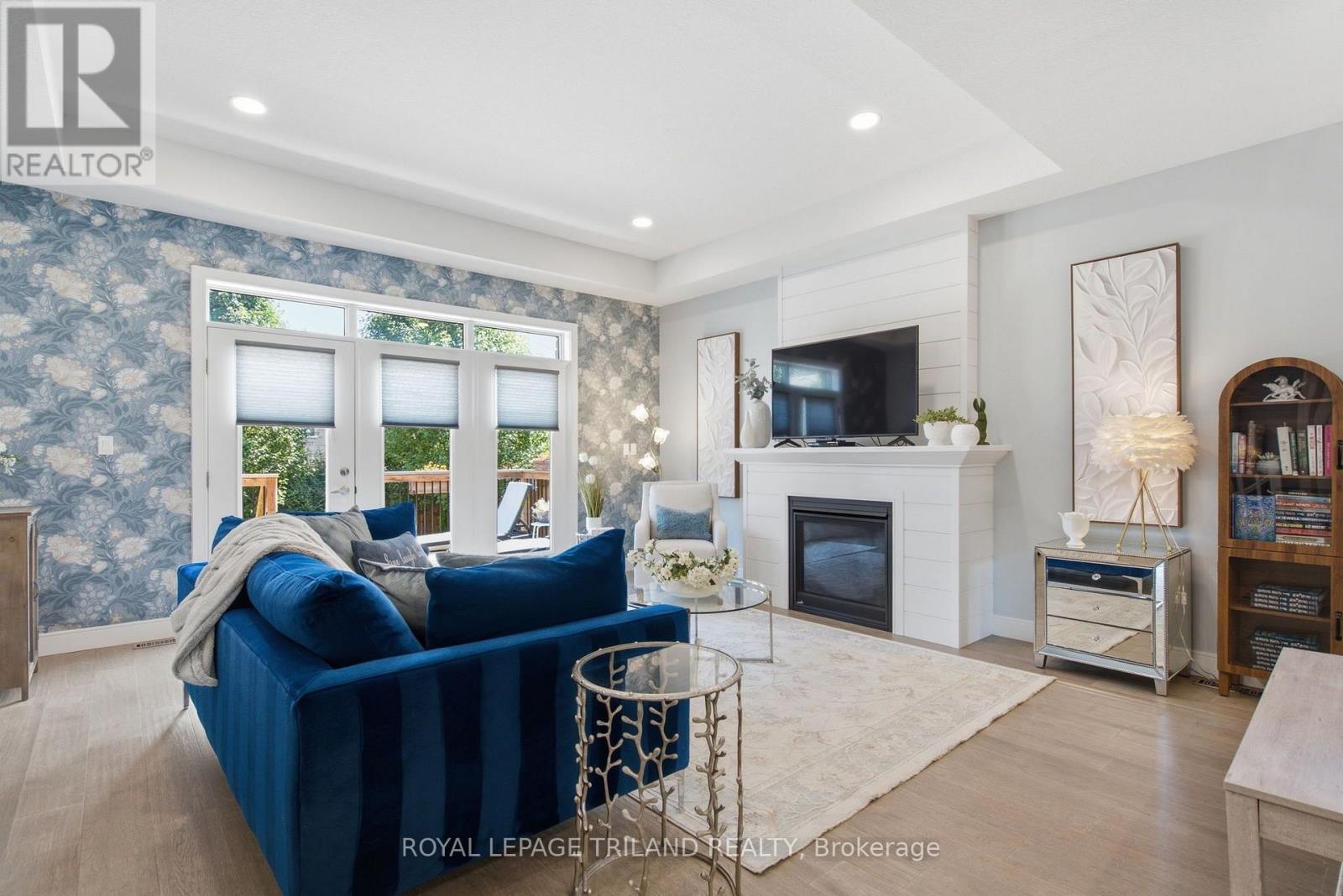 149 COLLINS WAY - 18