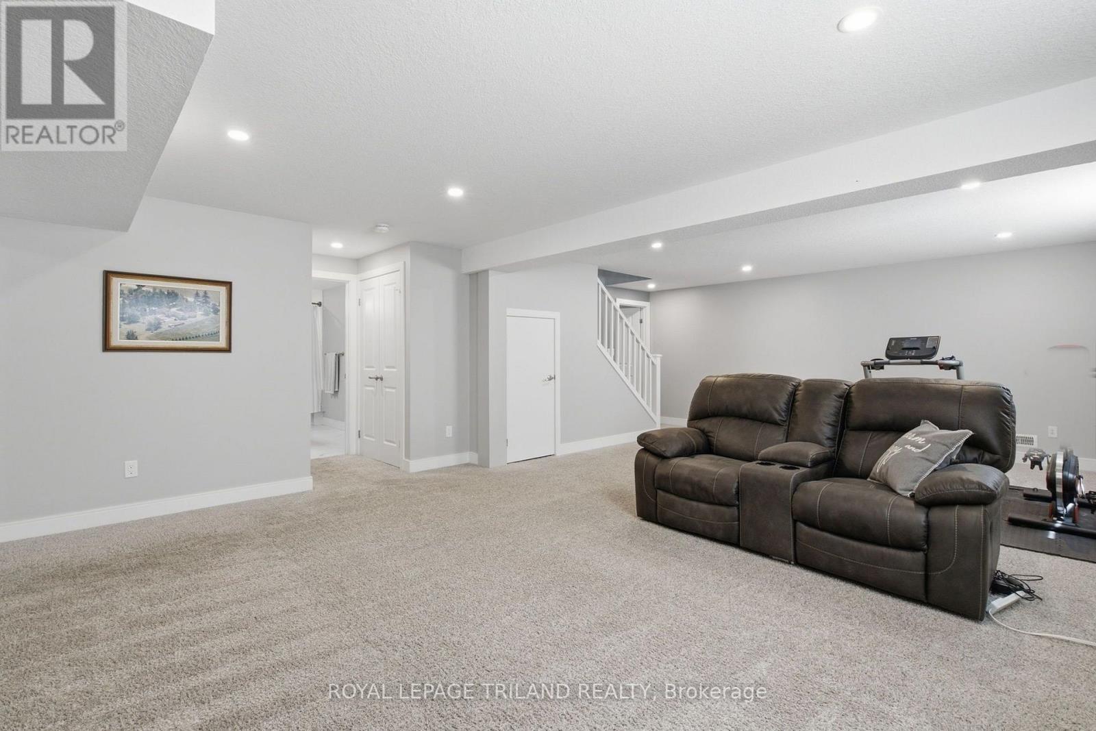 149 COLLINS WAY - 35