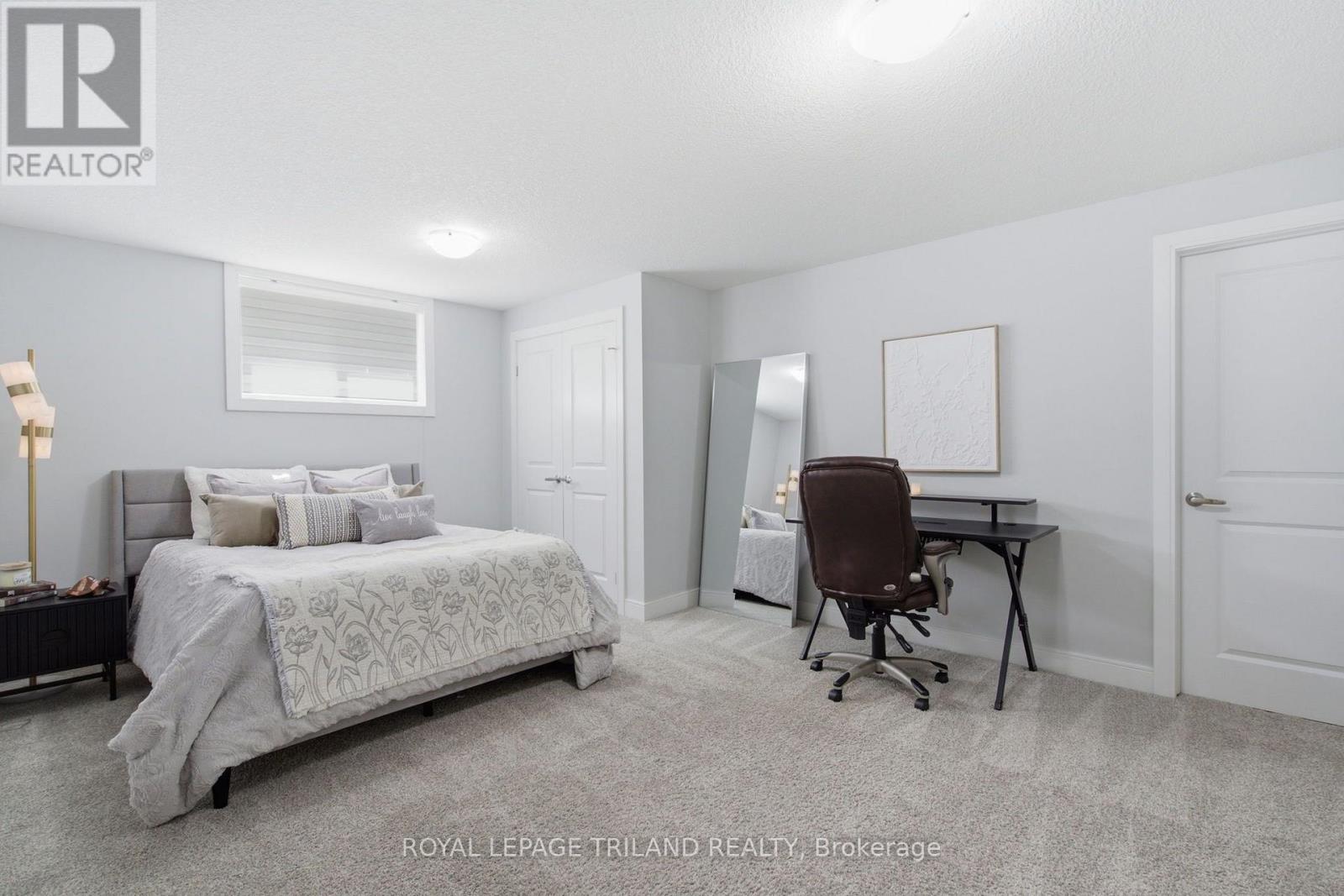 149 COLLINS WAY - 36