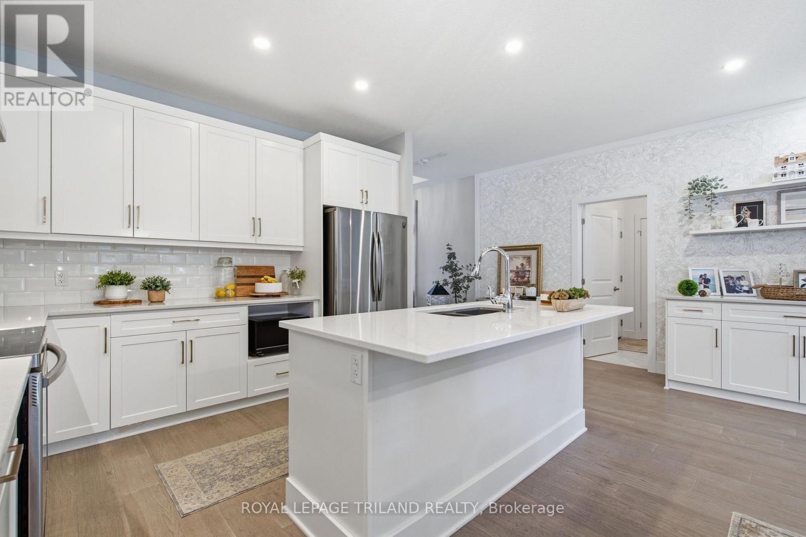 149 COLLINS WAY - 9