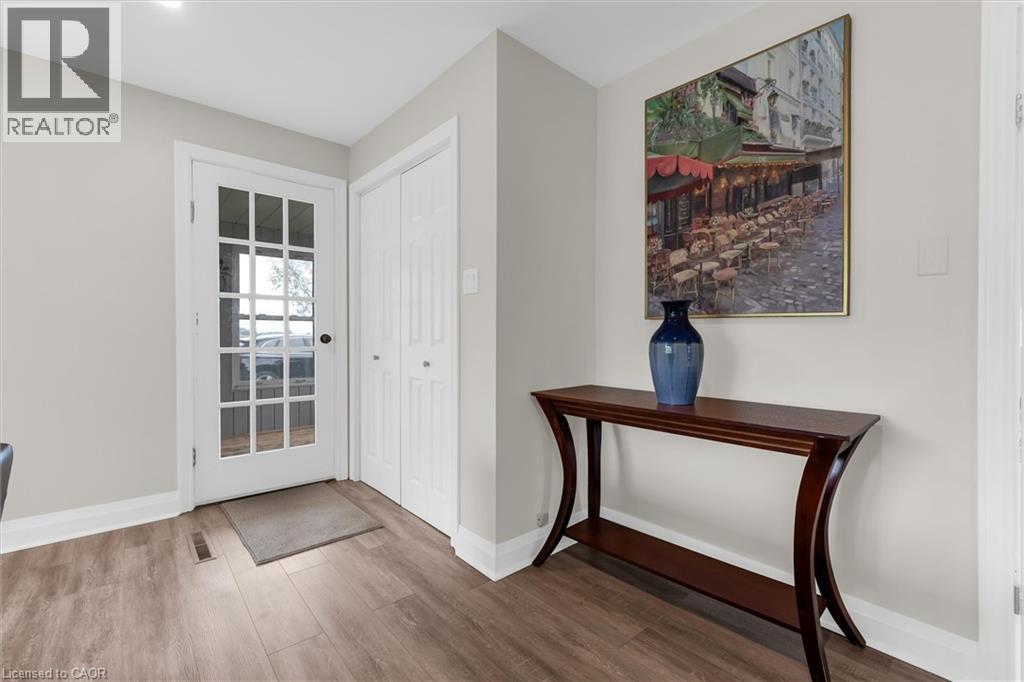 87 MUD Street E - 18