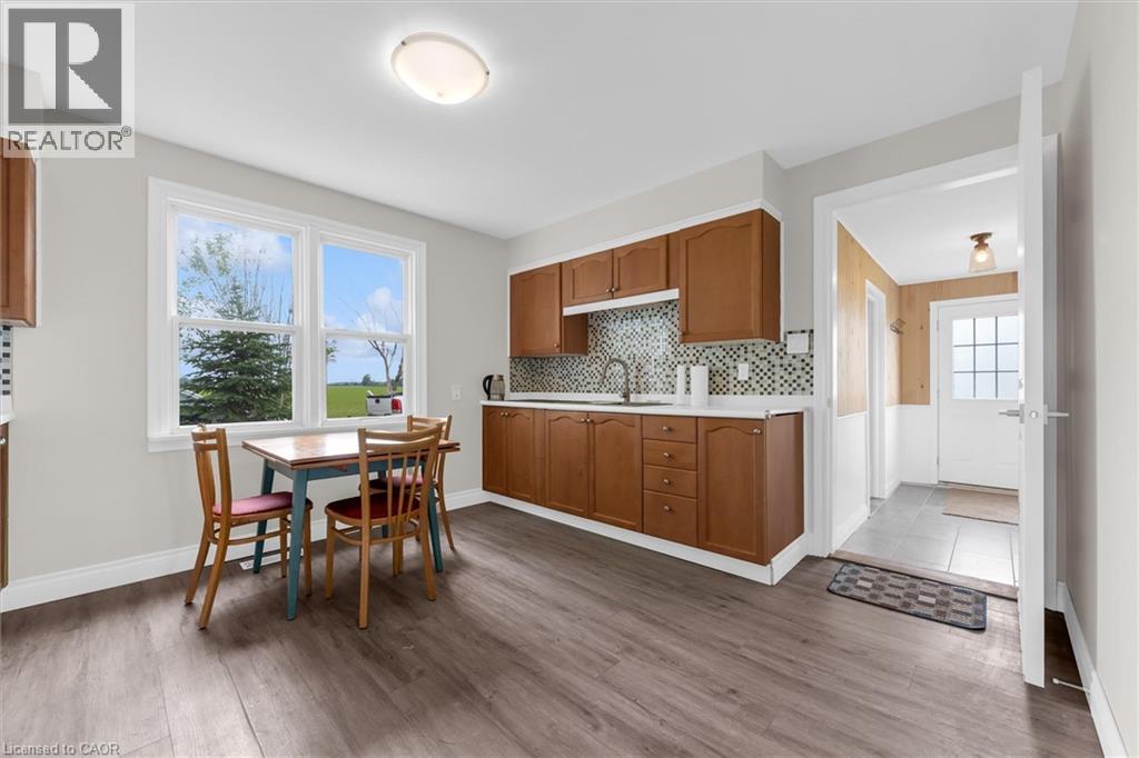87 MUD Street E - 9