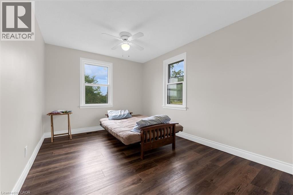 87 MUD Street E - 21