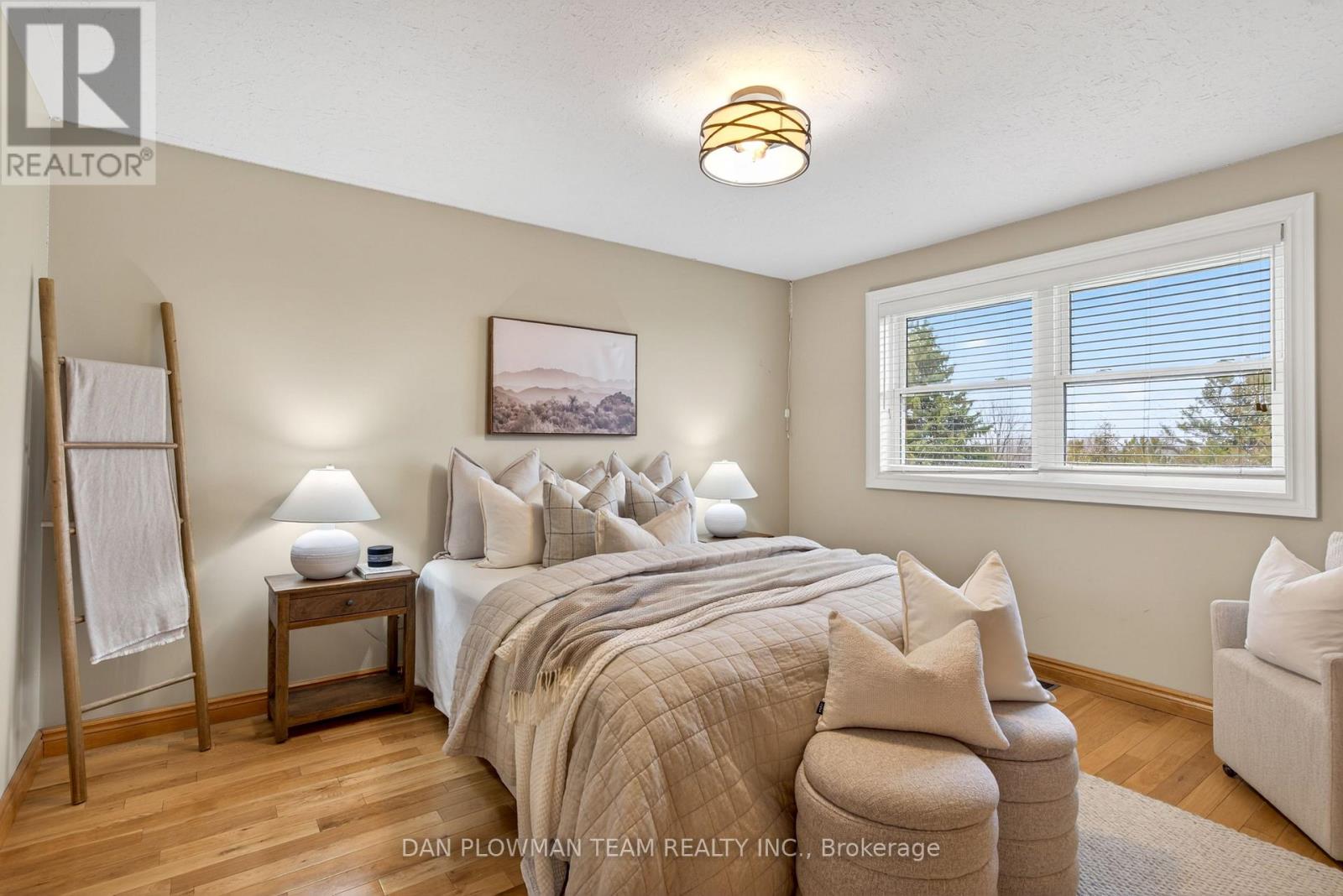 357 POWELL ROAD - 26